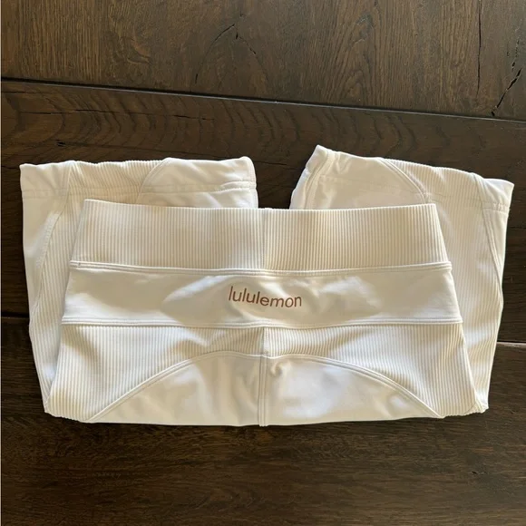 LULULEMON Shorts biker 💛High Rise White 4 XS Special Edition! #Yoga #lululemon - Picture 3 of 16